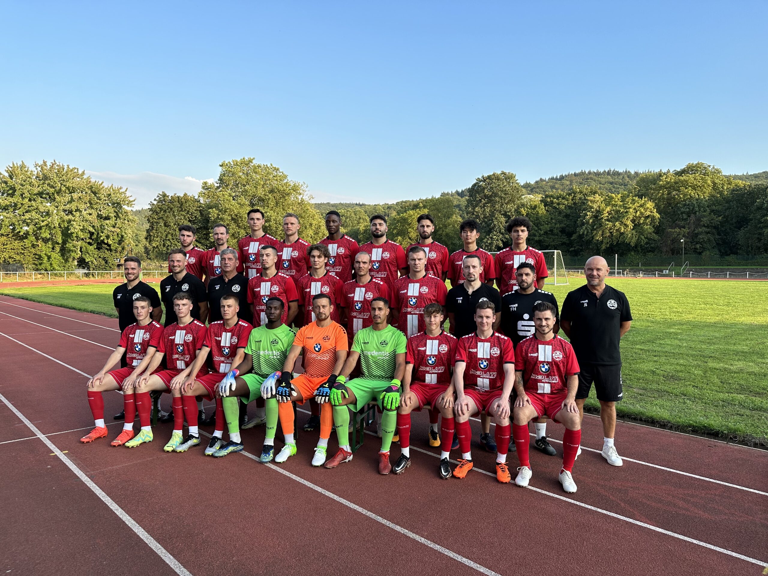 Mannschaftsfoto-23_24-Heimtrikot-2-scaled